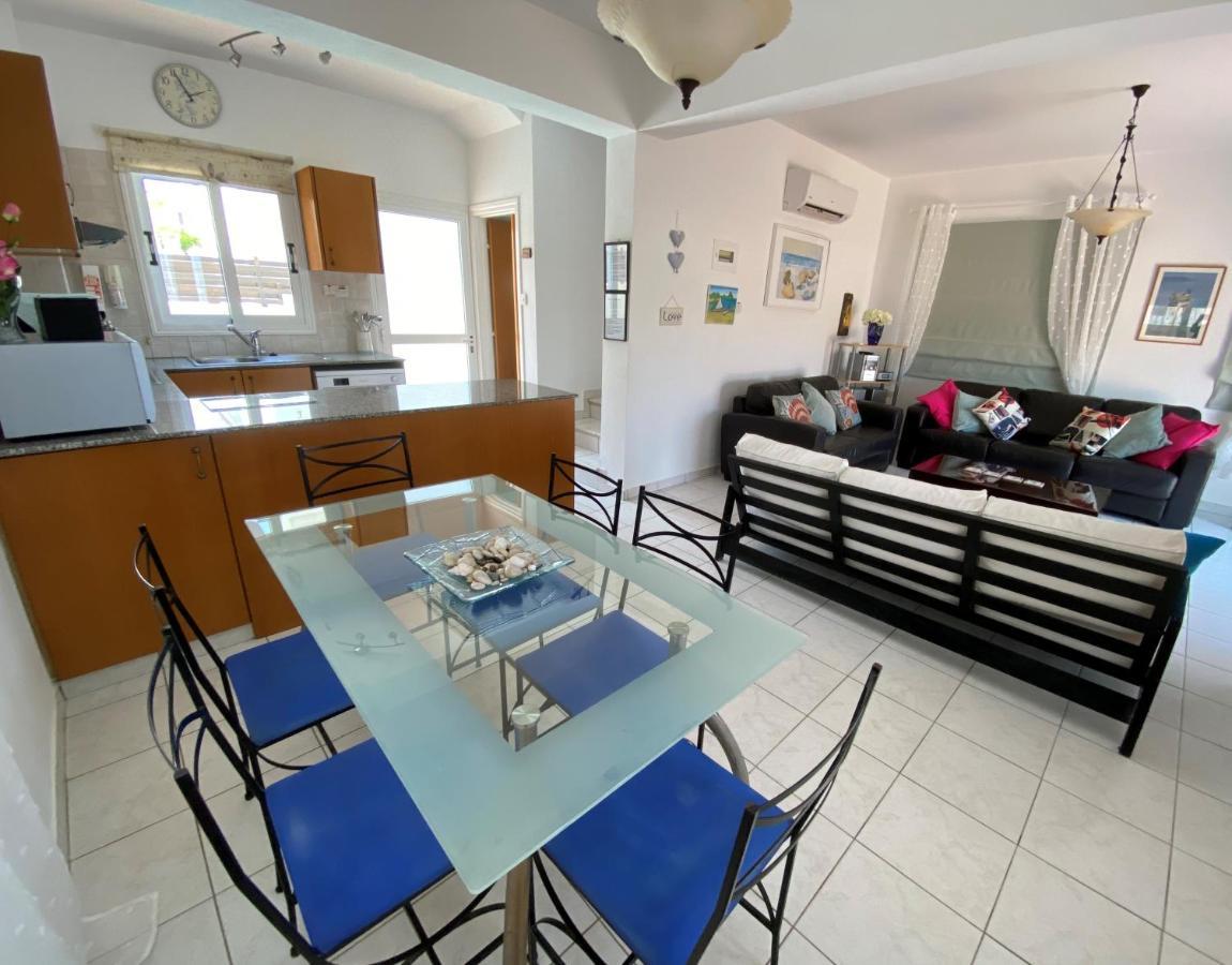 Villa Emiliana Paralímni Kültér fotó